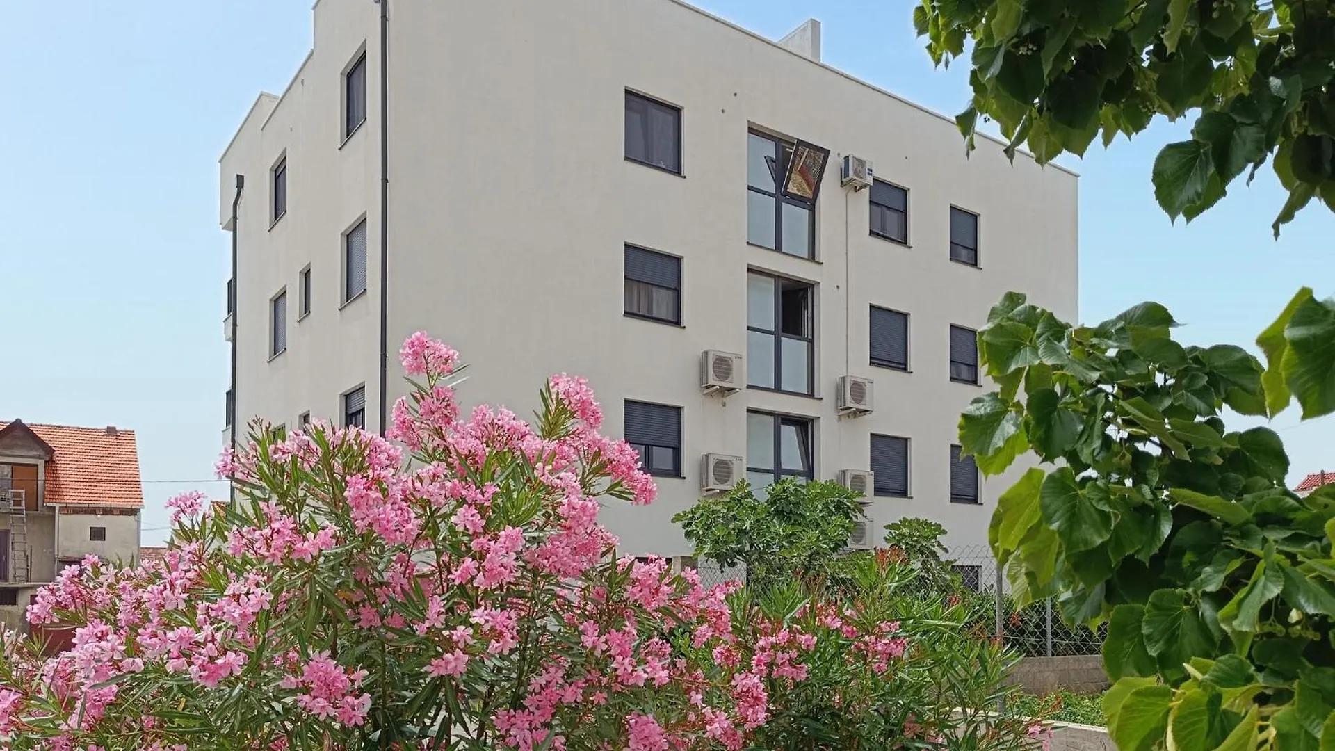2 Bedroom Lovely Apartment In 扎达尔 0*,